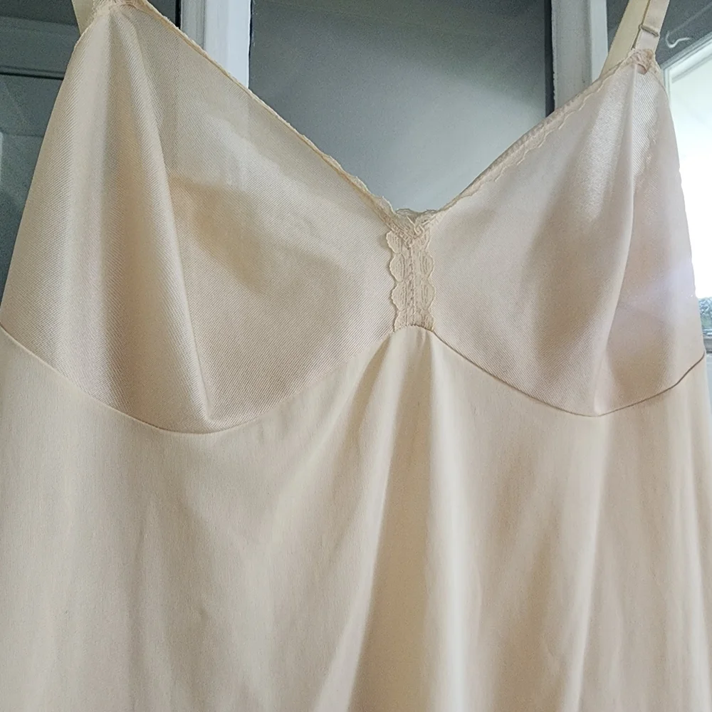 Vintage Vanity Fair Nylon Full Slip - Picture 2 of 7